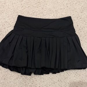 Gold Hinge Black Pleated Skort